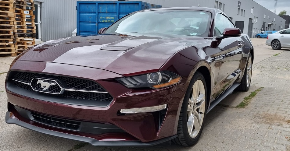 Samochody z silnikiem V8: charakterystyka, modele i eksploatacja