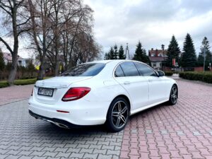piękny biały mercedes e300 amg pakiet import z usa
