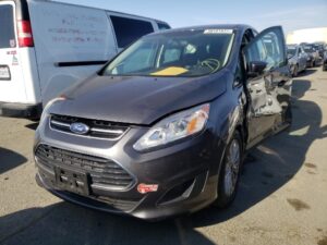 ford c-max hybryda z usa uszkodzony
