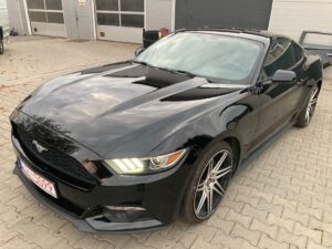 Ford Mustang EcoBoost z USA jak nowy po naprawie