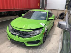 honda civic z USA uszkodzona zdjęcie przed naprawą