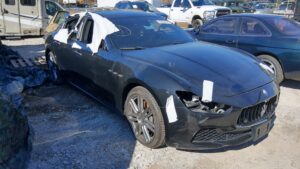 maserati ghibli 2017 uszkodzone z usa zdjęcie przed naprawą