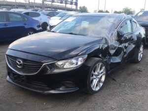 mazda 6 z usa uszkodzony zdjęcie przed naprawą