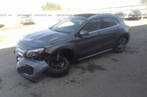 Mercedes GLA AMG z USA uszkodzony
