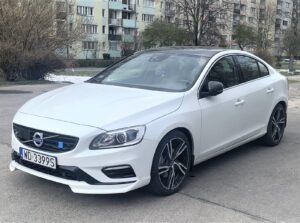 Volvo S60 T6 AWD R-Design Platinum 2017 z USA jak nowy po naprawie