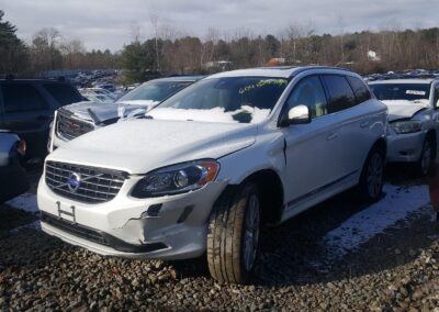 Volvo XC60 2016 z USA uszkodzony