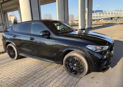 import czarne bmw x6m 2021 competition z usa